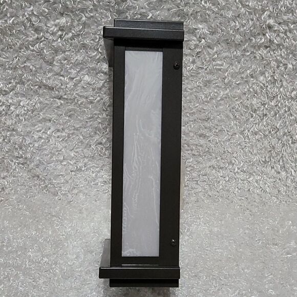 New exterior wall mounted light - Picture 3 of 3